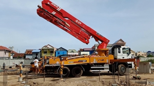 Pompa beton long boom
